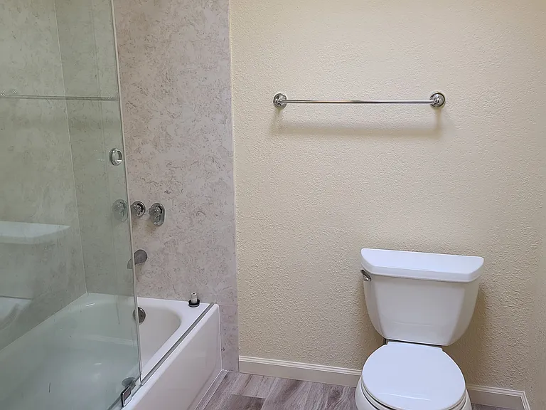 131 Elm St — Photo 25