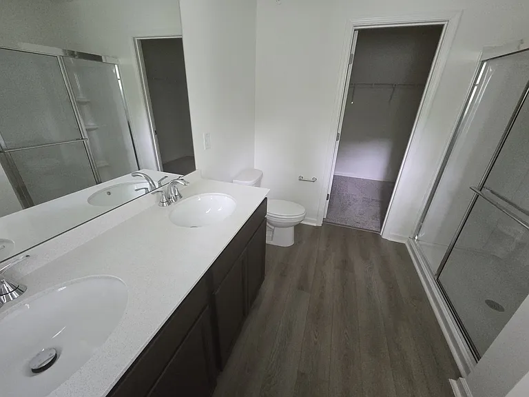 Master bed with walk in shower