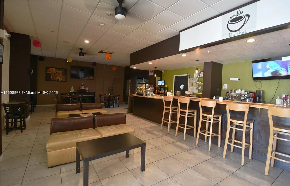Building Photo - 400 Kings Point Dr #102