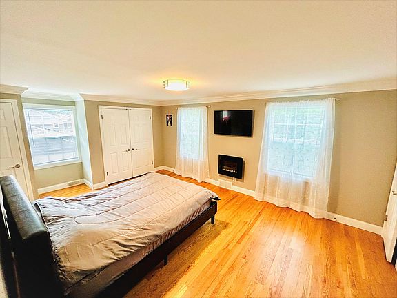 4th image of 32205 Creekside Dr