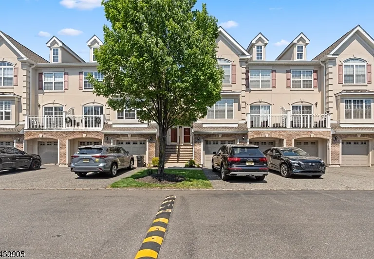 162 Blue Heron Dr — Photo 1