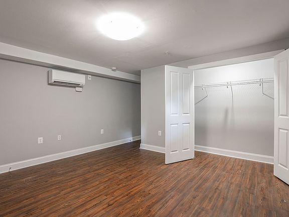 5th image of 310 E Lanvale St #1