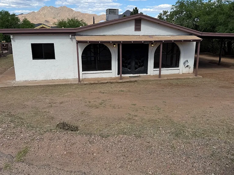 1233 Paseo Chubasco — Photo 1