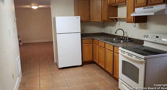 4th image of 2216 Roosevelt Ave APT 1