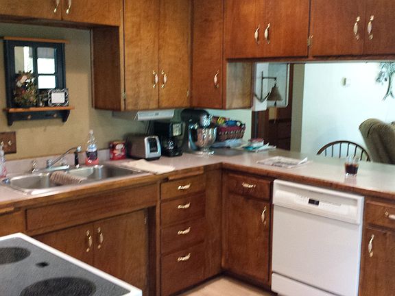 3rd image of 405 Danville St