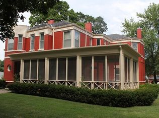 820 N 5th St, Atchison, KS 66002