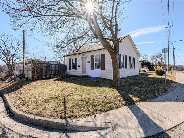 37 Queen St, Brant, ON N3L 1C5