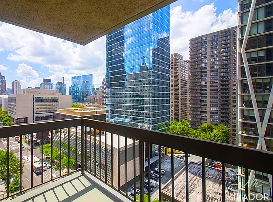 Rented by Mirador Real Estate | media 21