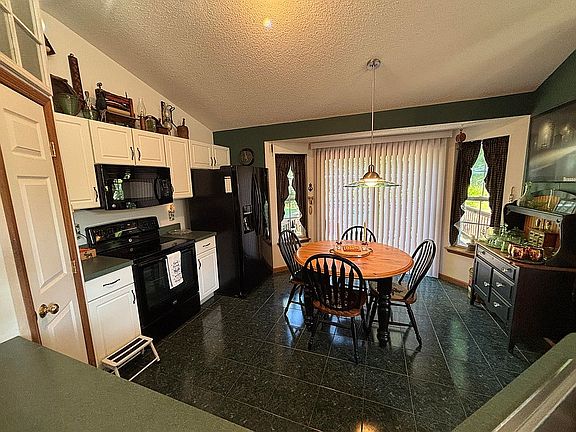 2nd image of 68 Surrey Field Dr
