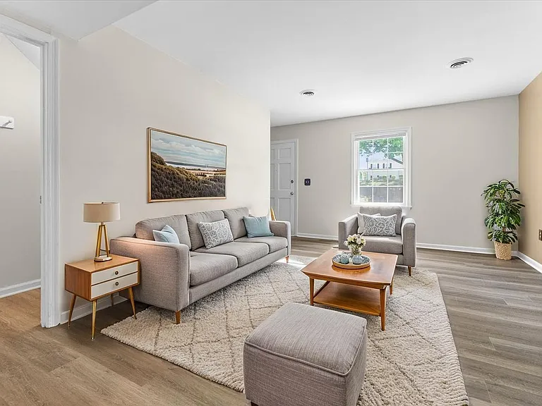 2227 Bailey Ave #C — Photo 3