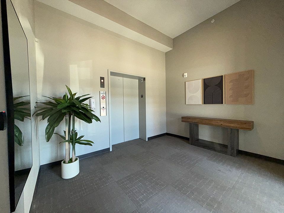 Building Photo 5