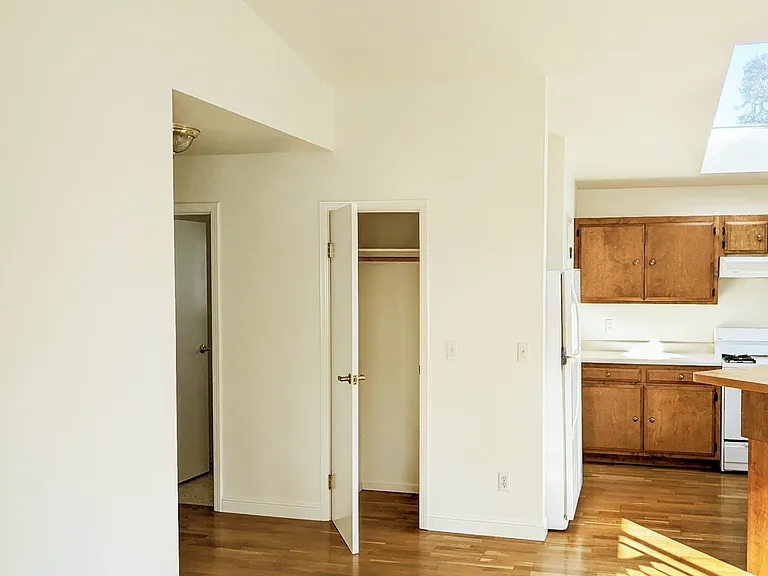 423 Shoreline Hwy #BACK — Photo 9