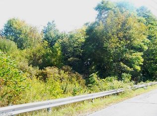 Wood Rd, Madison, OH 44057