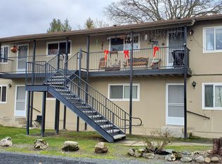 1407 Oakhill Ln, Grants Pass, OR 97527