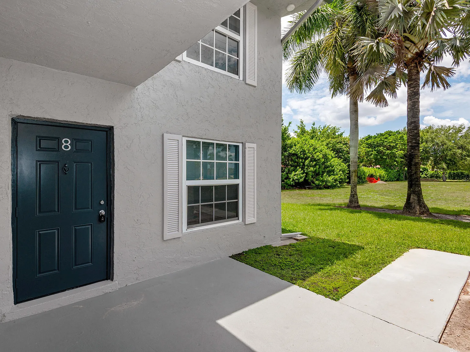 2 bed, 1.0 bath, 8507 sqft, $2,195 — Photo 1