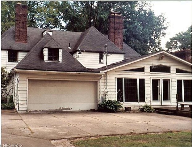 2nd image of 590 Delaware Ave