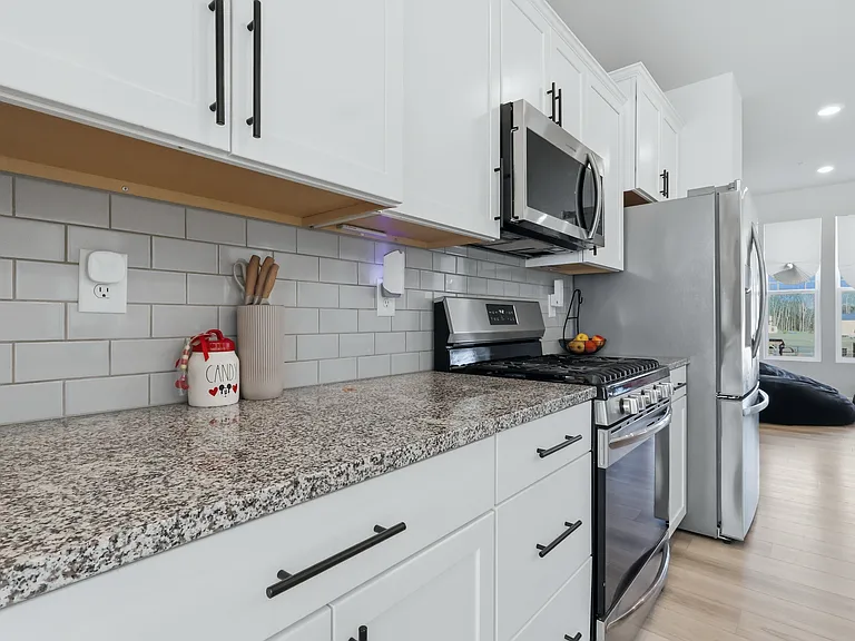 6894 Barrowfield Pl — Photo 7