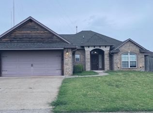 3312 Sharon Dr, Moore, OK 73160