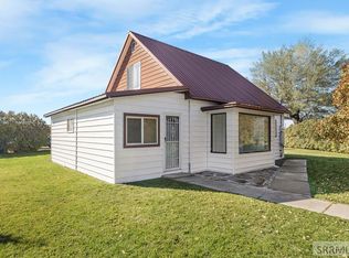 590 Park Rd, Arco, ID 83213