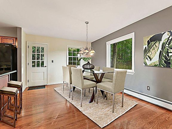 5th image of 27 Quarry Ln