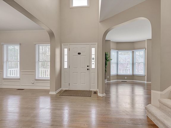 3rd image of 2649 Oleander Dr