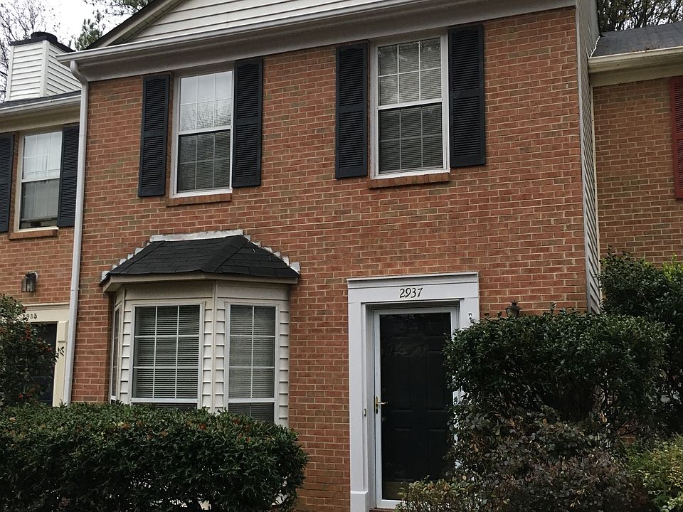 1st image of 2937 Lexington Trace Dr SE