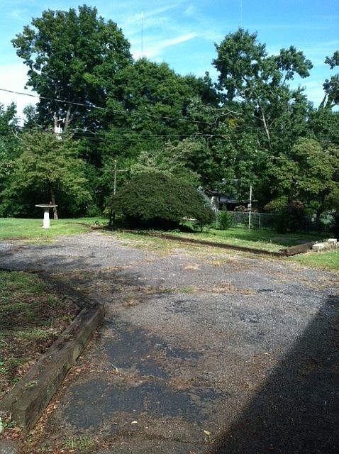 2nd image of 1021 Ledgerwood Ave