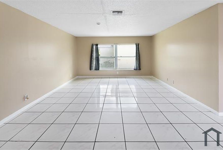 721 NW 6th Ave, photo 4
