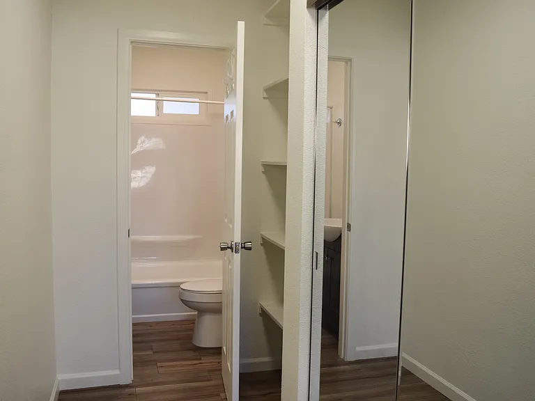 831 Mariposa St #J — Photo 12