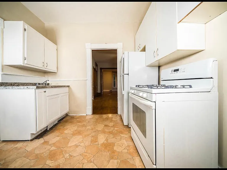 701 Bedford St #2 — Photo 18