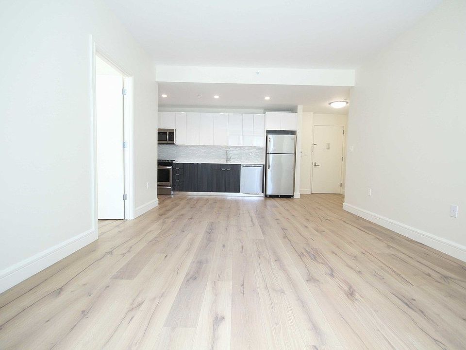1st image of 25-03 43rd Ave #302