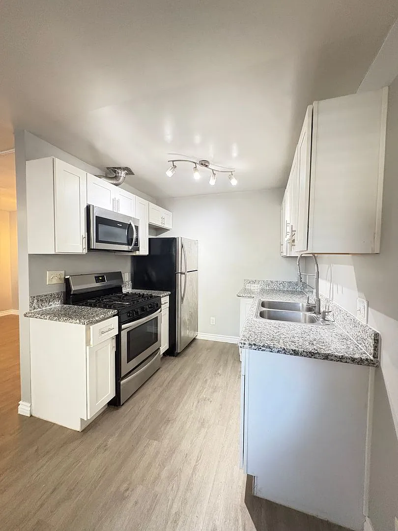 4533 Contour Blvd. — Photo 4
