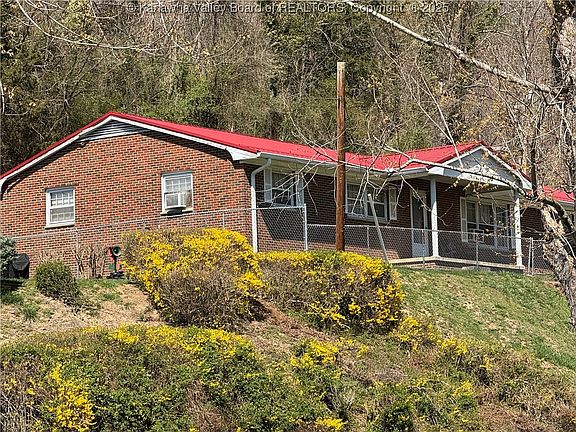 2nd image of 407 Seneca Dr