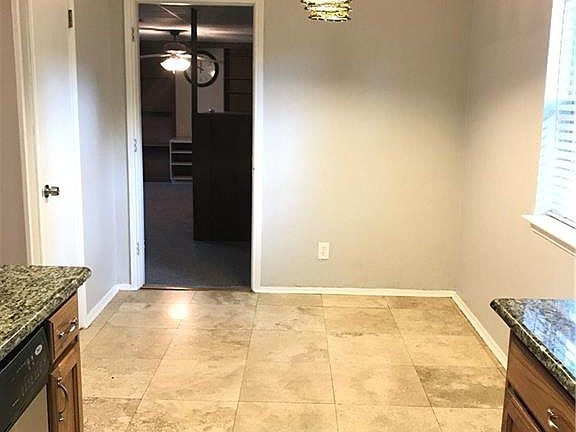 4th image of 310 Blueberry Dr