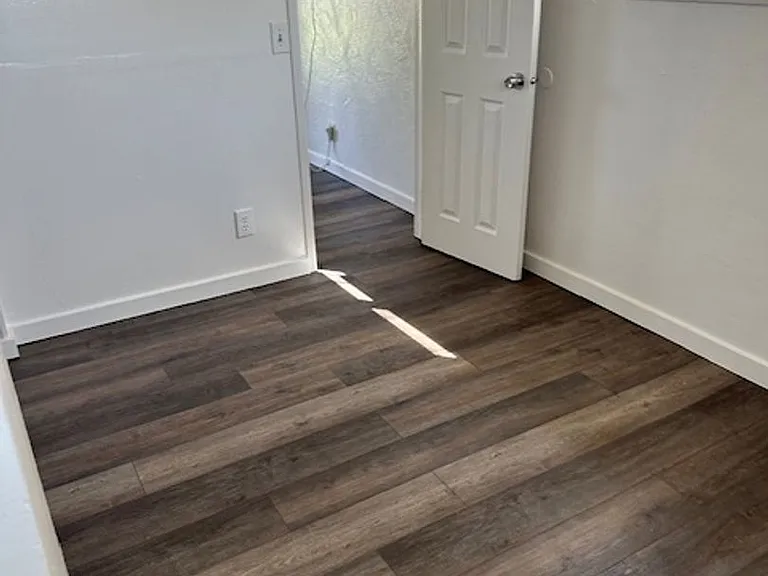 4445 Circle Pl NE #2 — Photo 3