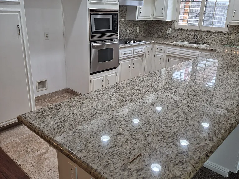8000 Kimberly Ave — Photo 3