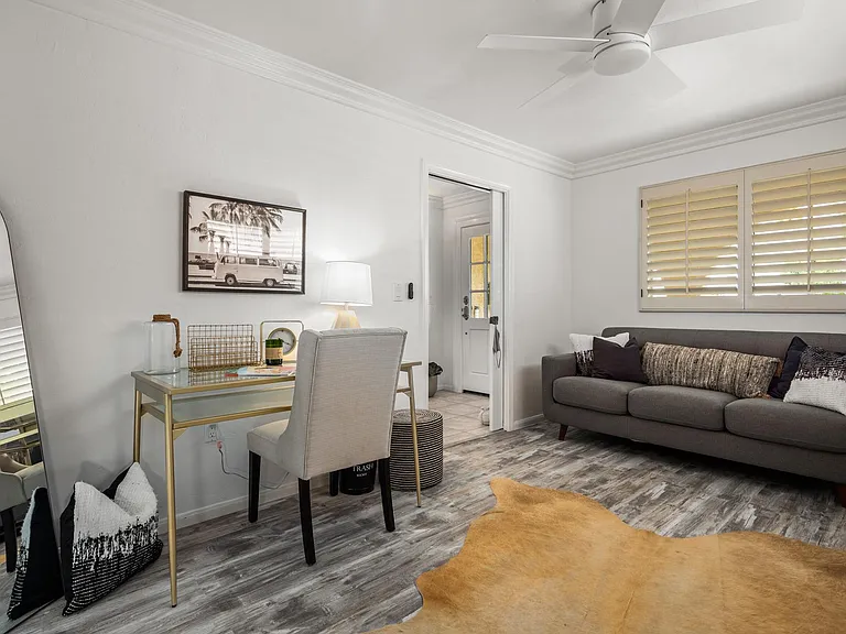 Optional office / 5th bedroom with sofa queen bed