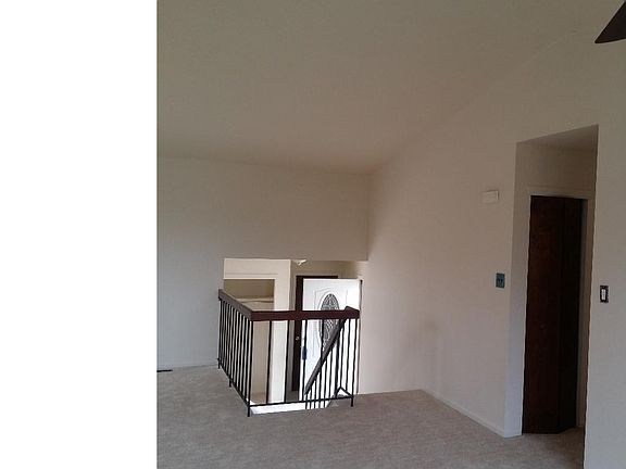 5th image of 54 Courtland Cir