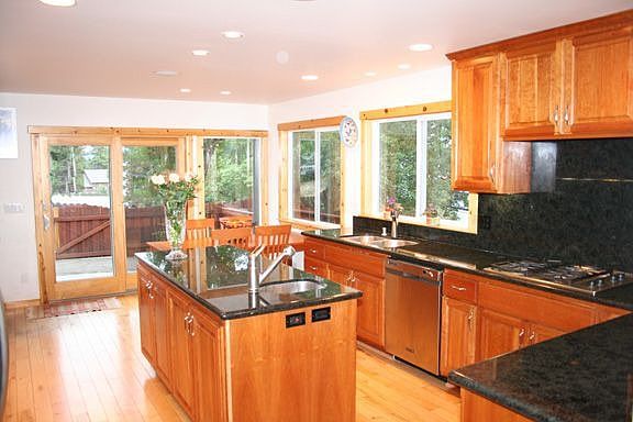 2nd image of 205 Park Ln