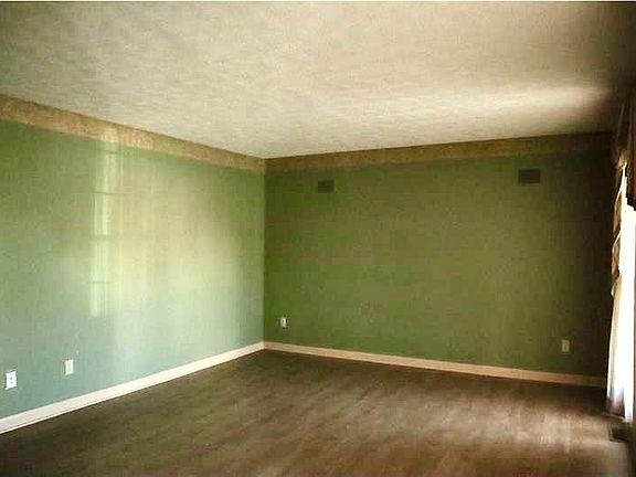 3rd image of 616 Macassar Dr