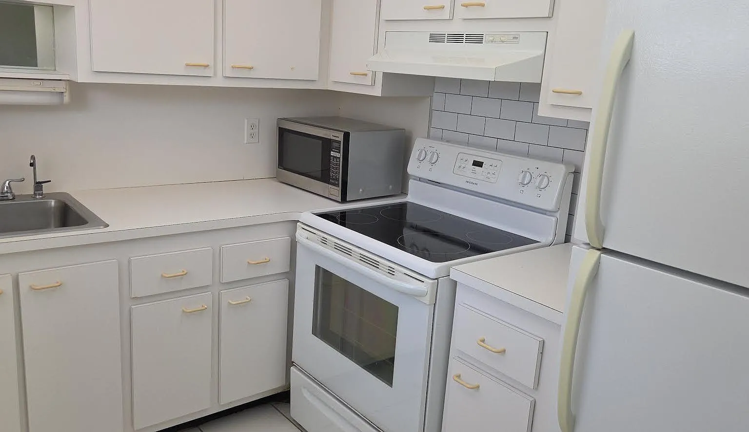 2 bed, 2.0 bath, 883 sqft, $1,675 — Photo 3