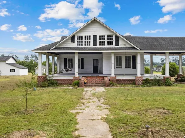 2326 Bud Graham Rd., Galivants Ferry, SC 29544