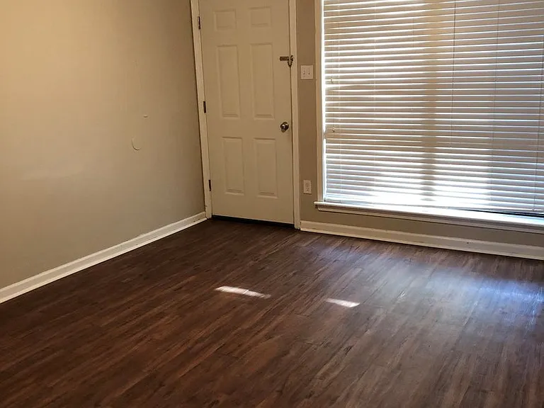 1713 Jasper Ave — Photo 3