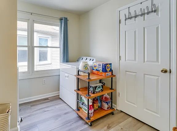 4th image of 1255 Beaconsfield Ave