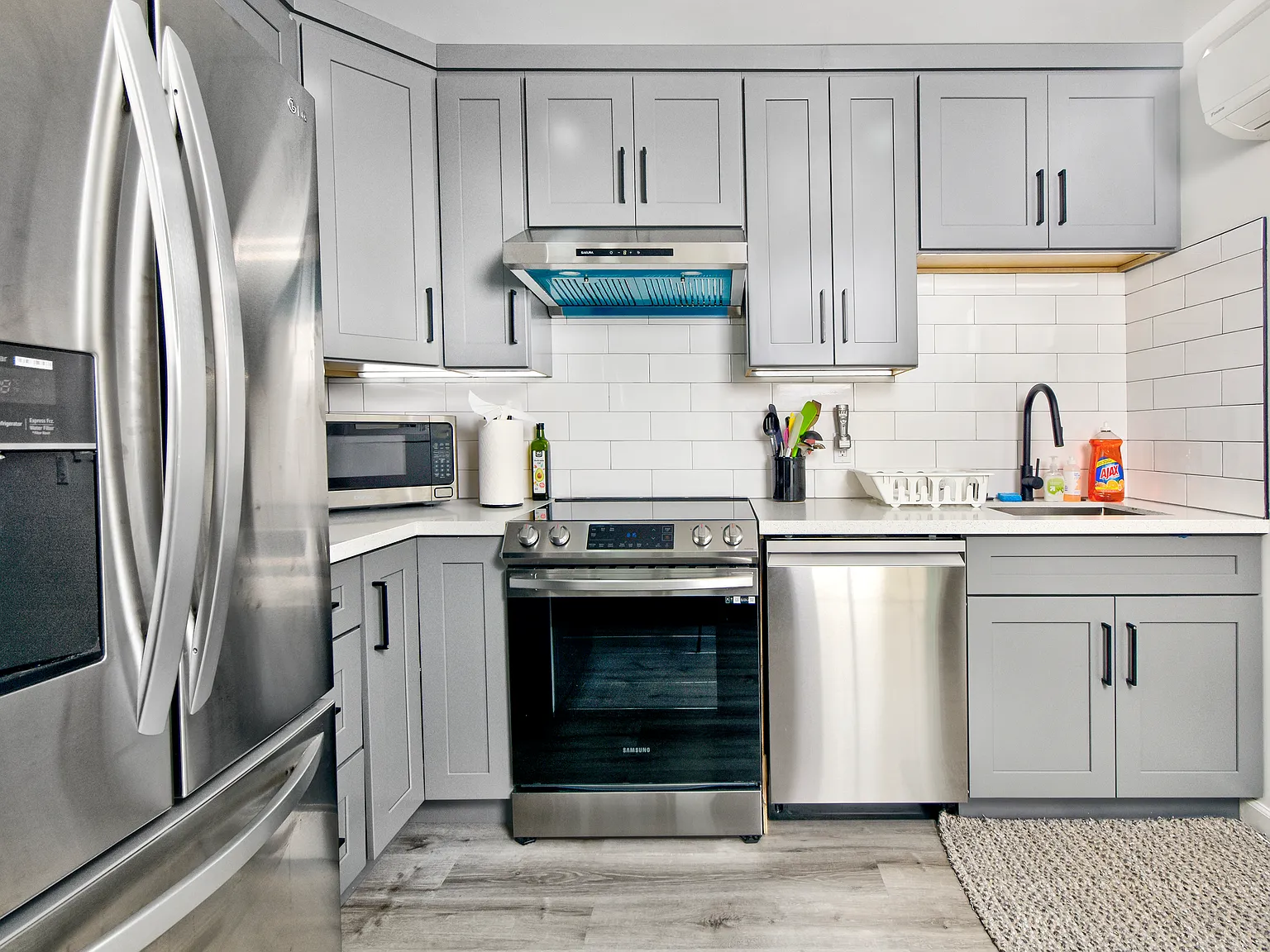 1 bed, 370 sqft, $3,500 — Photo 3