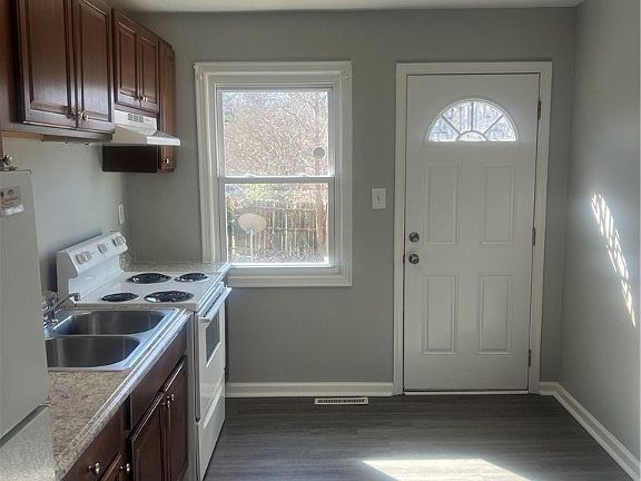 5th image of 1408 Pine Ave