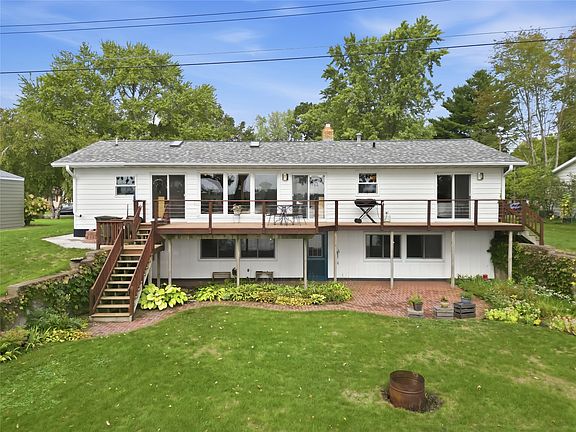 2nd image of 1202 North Shore Drive NE