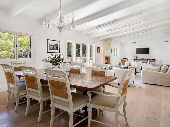 5th image of 2815 E Valley Rd