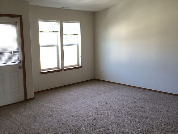 5th image of 11013 Kendrick St SW Unit B