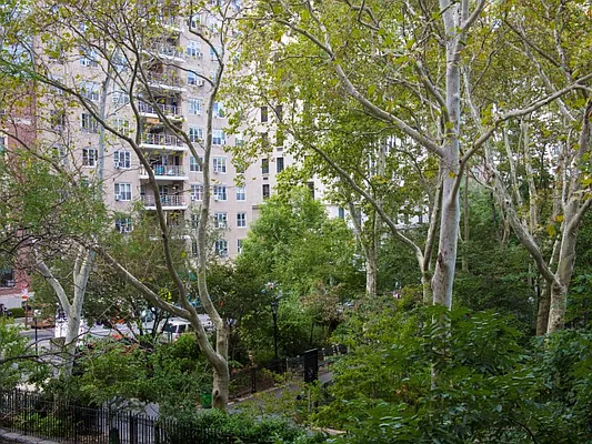Sold by Sotheby's International Realty | media 2